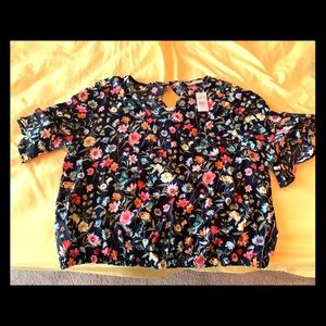 LOFT BNWT flutter sleeve shirt